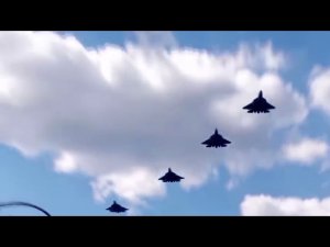 Видео Российские истребители Су-57 на Украине