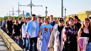 "ПИТЕРСКАЯ КРУГОВАЯ КАДРИЛЬ"... (Фото Артура Анисимова (СПб) - Ансамбль "Северянка")