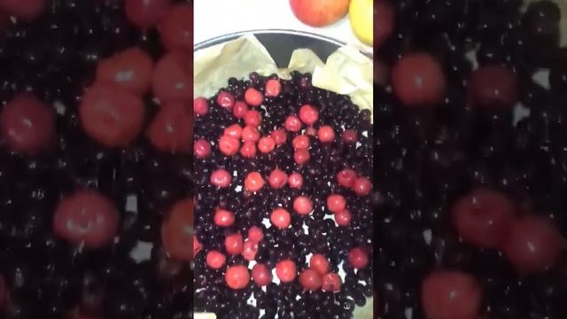 мой первый #пирог #шарлотка #cake #пирог с ягодами смотреть онлайн