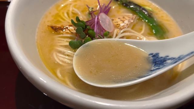 徳井のソトメシ京都祇園の鯛白湯ラーメン