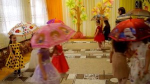 Танец с зонтиками (подготовительная группа)