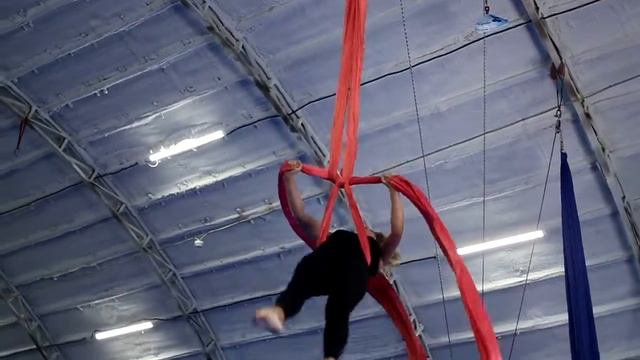 Обрыв из птицы с переходом в петлю и вис на шее Петрушенко Татьяна смотреть онлайн