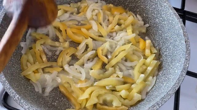 Яичница с помидорами. Самая вкусная яичница.#помидоры#яичница#еда #приготовление #вкусно #