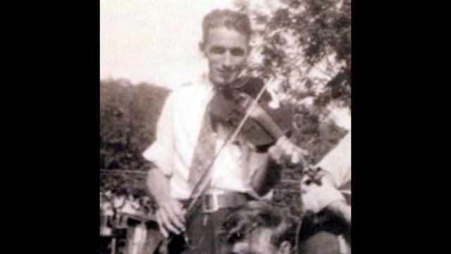 Glen Neaves and the Grayson County Boys play Cacklin' Hen at Galax 1954 tune 1 of 4 смотреть онлайн