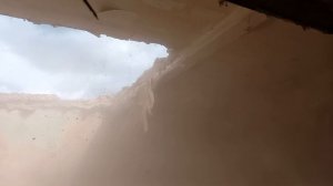 Демонтаж дома. Распил потолка.