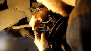 Как снять датчик ABS на Toyota Hilux Surf KZN185 1KZ-TE