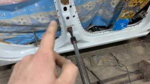 Ремонт Рено Логан боковой удар,сложило стойку и зажало двери