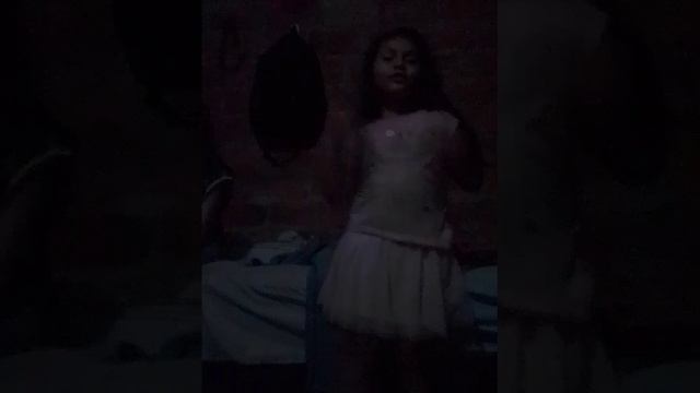 jaja y mi hermana ninse sabía el baile😂🌴👭