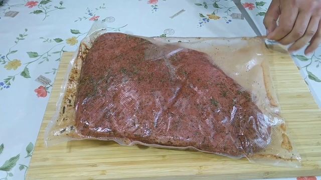 Бастурма из индейки в чудо пакете.