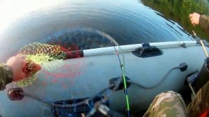 Лодочная рыбалка на Волге.Ловля леща на донки с лодки.