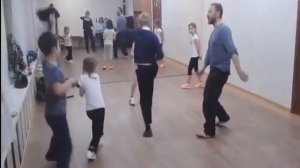 Игровой фрагмент тренировки по рукопашному бою для детей