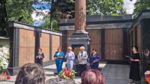 Муниципальные депутаты приняли участие в акции памяти на Донском кладбище