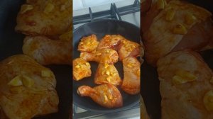 Куриные окорочка с чесноком на сковородке рецепт от тещи суппер.