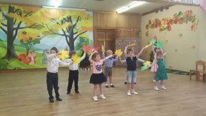 Игра с осенними листочками | Средняя группа | Осенний утренник