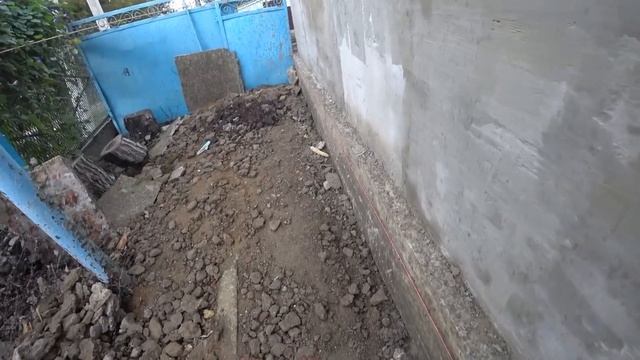 Подготавливаем место для заливки отмостки смотреть онлайн