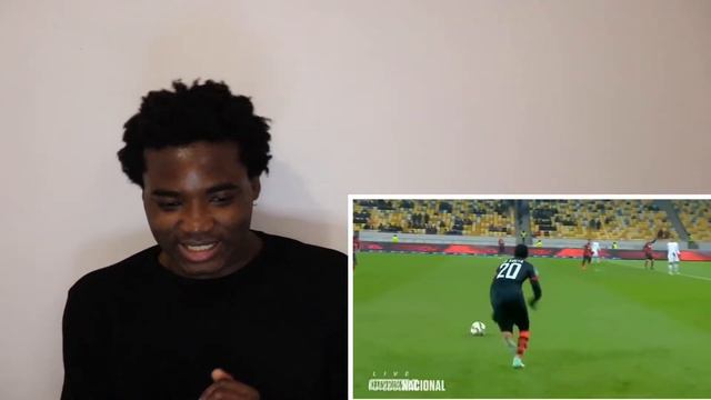 Douglas Costa - Legendary Skills & Goals | UGo's Reaction смотреть онлайн