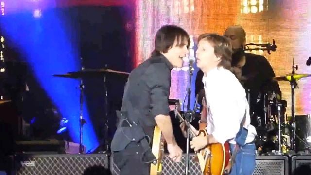 ABBEY ROAD MEDLEY (Paul McCartney @ Vicente Calderón Stadium - Madrid) смотреть онлайн