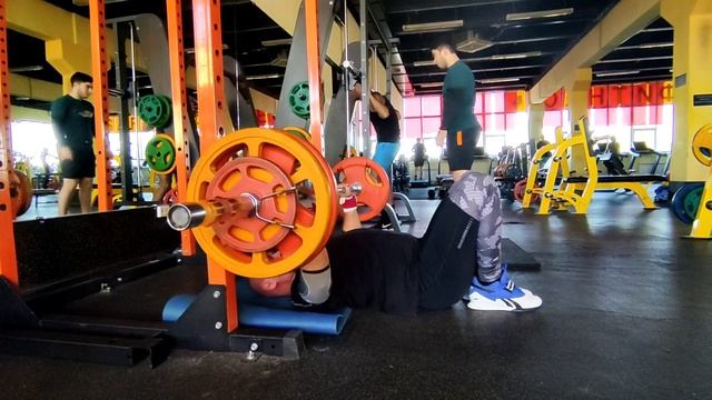 Д 3: Жим лежа на полу, 95 кг, 6 подход. смотреть онлайн