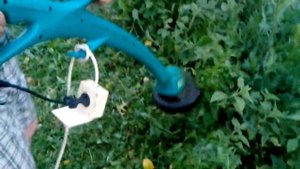Небольшой тестик травокоски: триммер электрический BOSCH Art 23 Easytrim