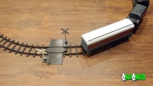 Lionel Ready-to-Play Compatible Railroad Crossing Train Track