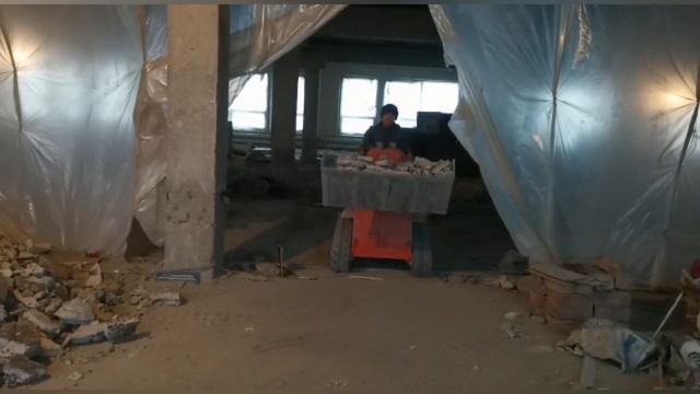 Универсальный мини погрузчик МиниП 320-мастер на все гусеницы