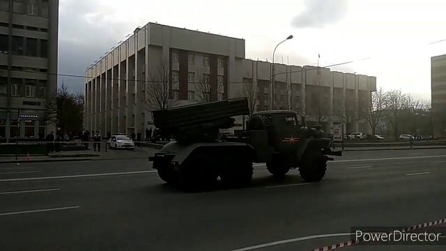 Танки с Красным флагом на Таганке ... 2022 смотреть онлайн