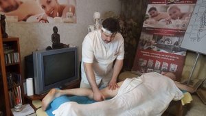 Мануальный массаж ног сзади. Сет №1 - Бедро