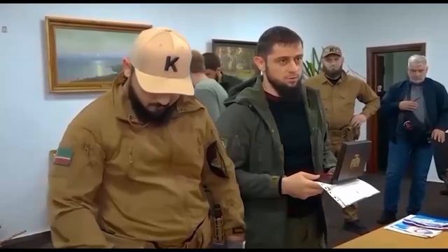 КАДЫРОВ НАГРАЖДЕН ЗВЕЗДОЙ ГЕРОЯ ДНР