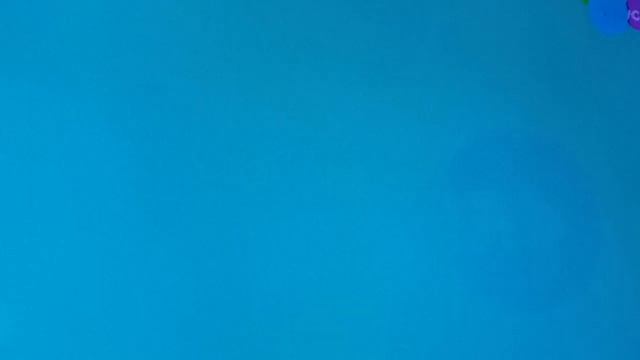 Самая Длинная Заставка Карусель Перекрывается Заставкой Карусель Представляет смотреть онлайн