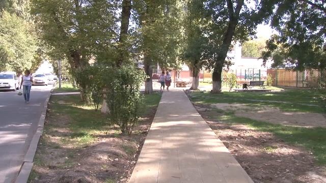 Во дворе дома №1 на улице Чехова идёт реконструкция и благоустройство придомовой территории смотреть онлайн