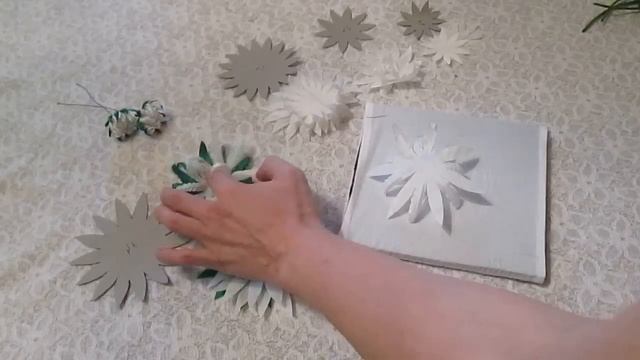 Заколка ДЛЯ ВОЛОС  своими руками Хризантема из ткани мастер класс / Елена Шевченко