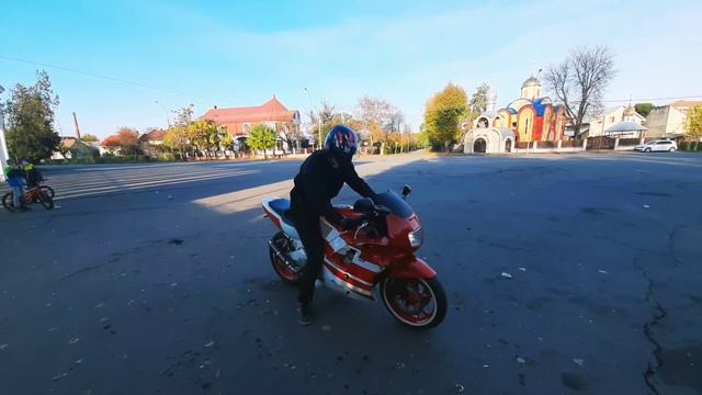 Honda CBR 600F2 (1991 року) смотреть онлайн