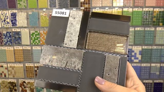 Серая мозаика из стекла, мрамора и металла смотреть онлайн