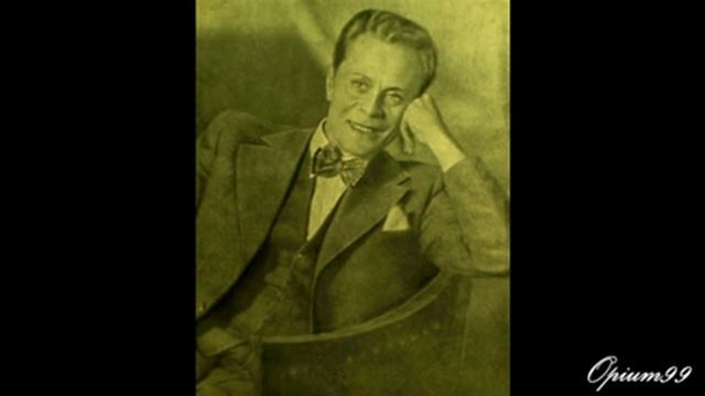 Аркадий Погодин..В парке Чаир распускаются розы...