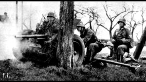 Самое сильное впечатление   Немецкий противотанкист ефрейтор Ваффеншмидт.