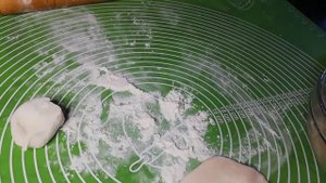 САМСА С КУРИЦЕЙ/Куриный фарш/слоеноне тесто.