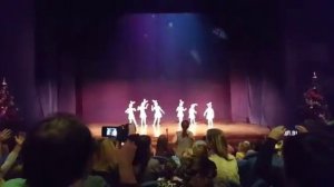 Танец зайчиков!!!