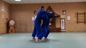 Tai otoshi: упражнение учи+нагэ-коми