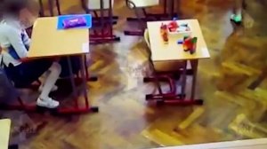 Учительница издевается над своими учениками