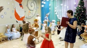 Танец мишек и кукол на новый год