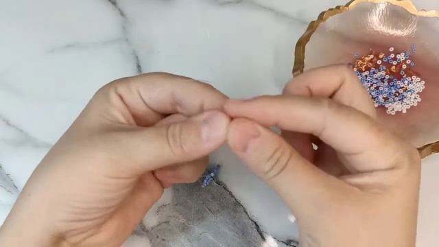 Кольцо с бабочкой из бисера