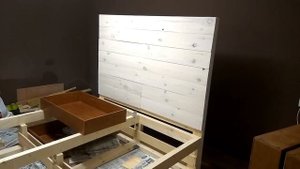 Кровать из массива с ящиками для хранения своими руками