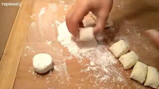 ПЫШНЫЕ СЫРНИКИ С ИЗЮМОМ ПРОСТОЙ РЕЦЕПТ/КАК ПОДАВАТЬ СЫРНИКИ/сырники рецепт/СИРНИКИ З ІЗЮМОМ/ТИРАМИS