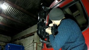 Мерседес Актрос. сломал зеркало как поменять (Арокс)