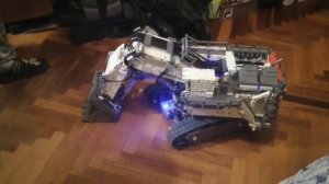 Электромеханический конструктор LEGO Technic 42100 Экскаватор Liebherr R 9800