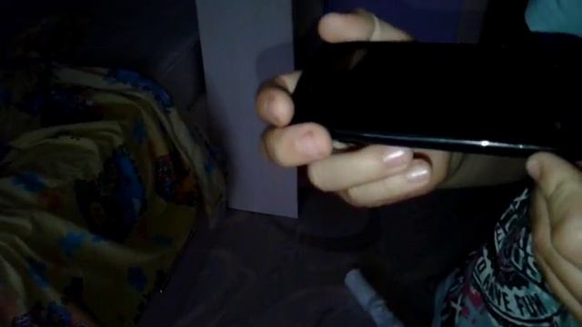 БРОСАЕМ ТЕЛЕФОН СО ВТОРОГО ЭТАЖА КРОВАТИ / Эксперимент #1 смотреть онлайн