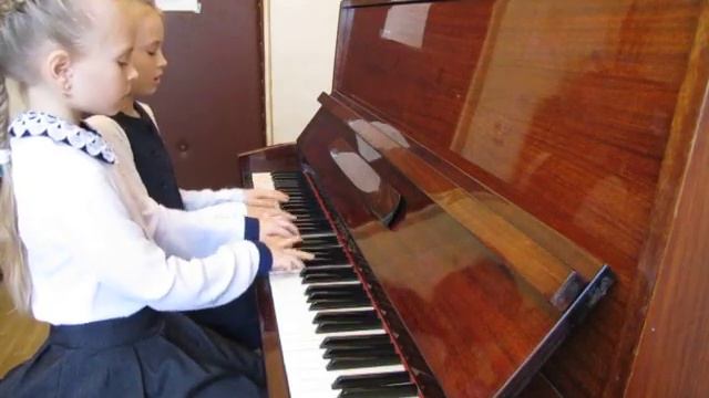 Даша и Таня Колесниковы. Шуберт.Музыкальный момент.