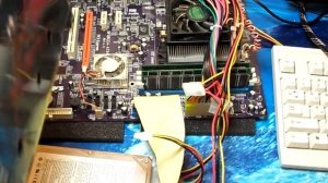 Как установить видеокарту PCI-E Как заменить видеокарту в компьютере Виды видеокарт PCI-E