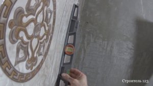Укладка кафеля в ванной своими руками .