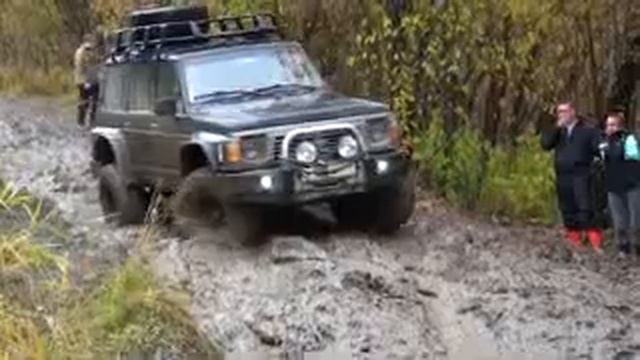 ► УАЗ vs Toyota LC 80 vs Нива vs Mitsubishi Pajero vs Nissan Patrol Off Road 4x4 #1 смотреть онлайн